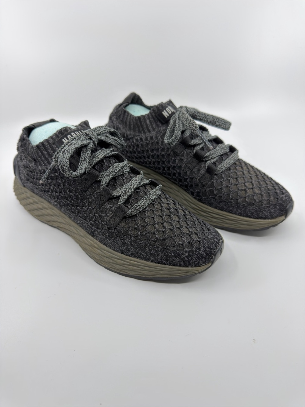 NoBull Diamond Knit Runners Color
Grey and a dark almost black. SZ 8 
Men’s 6.5